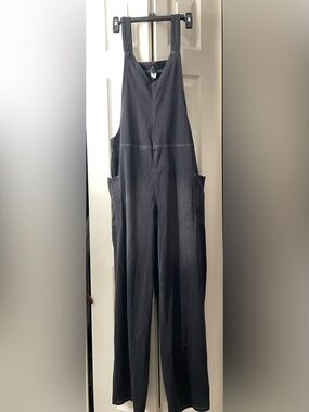 HALARA Black Utility Overalls with Contrast Stitching